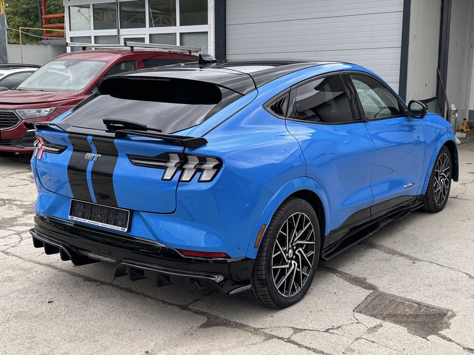 Ford Mustang Mach-e GT Performance 2023 usor avariat