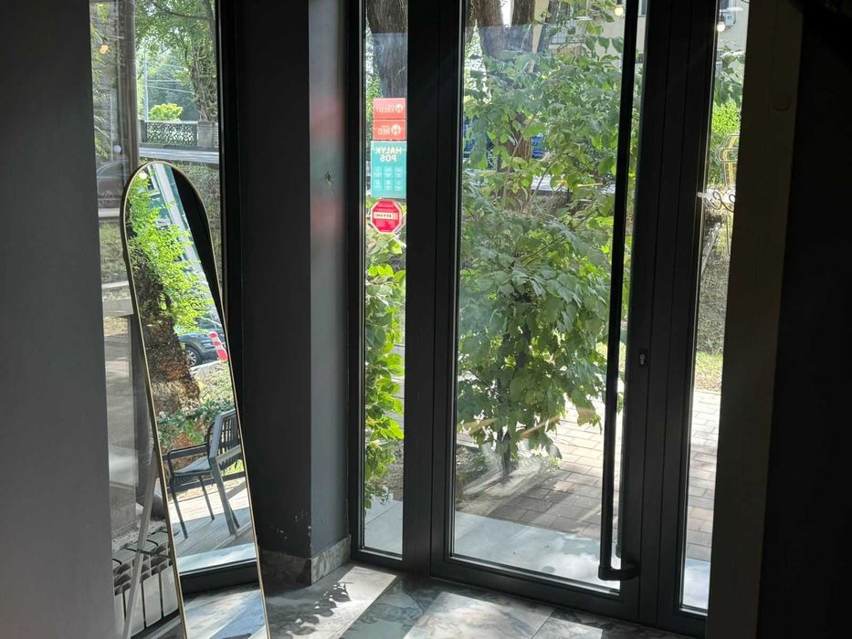 Срочно продается бизнес цветочный магазин + кофейня