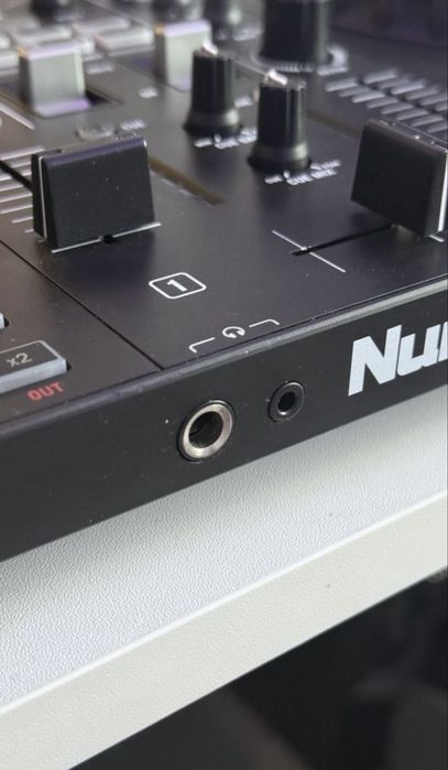 DJ контролер Numark Mixtrack PRO FX DJ