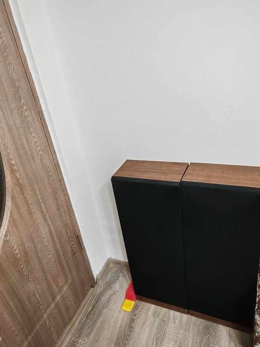1 pikup  Ziphona,si boxe podea