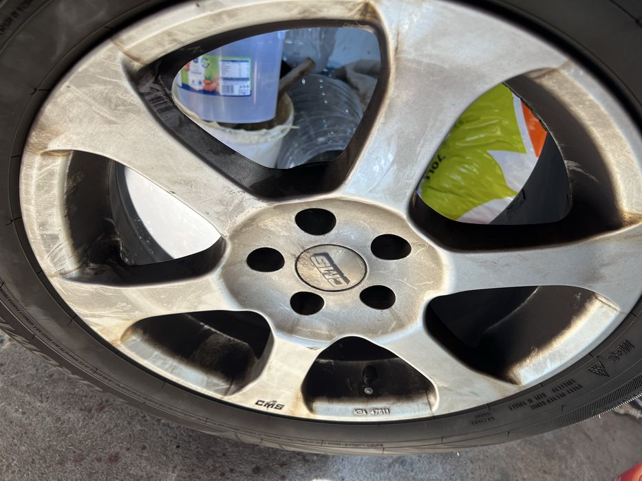 Bridgestone & Pirelli 235/60/17