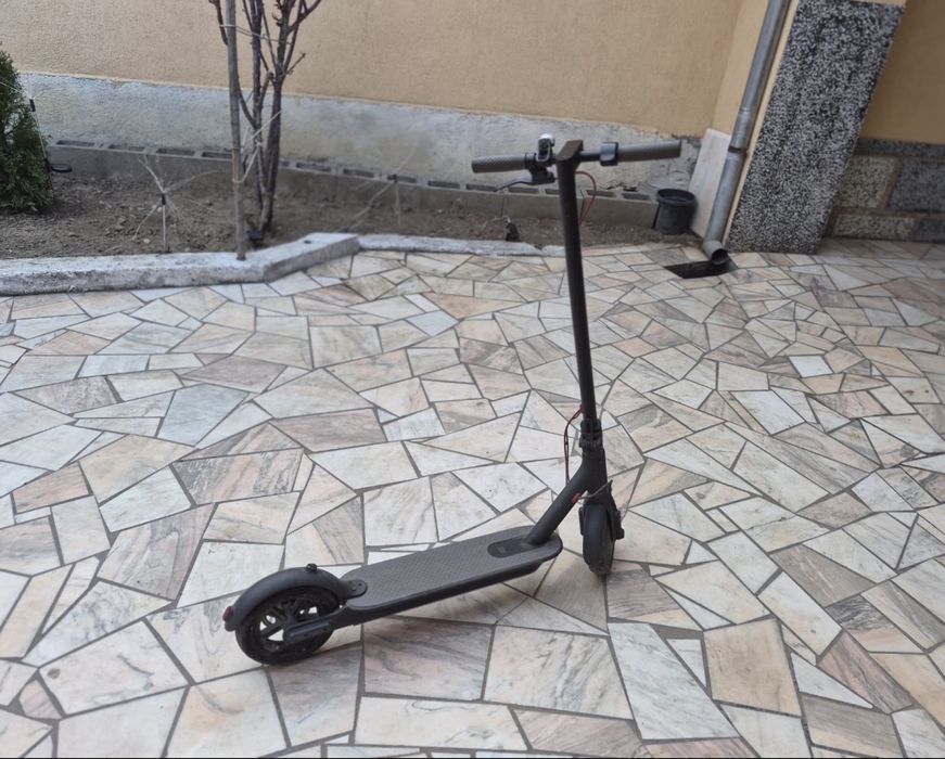 Trotineta Xiaomi  Mi Electric Scooter Essential