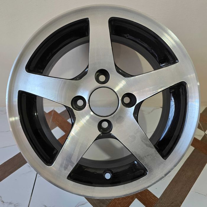 Saka diskalar Jiguli, Vaz, Lada uchun R13 komplekt