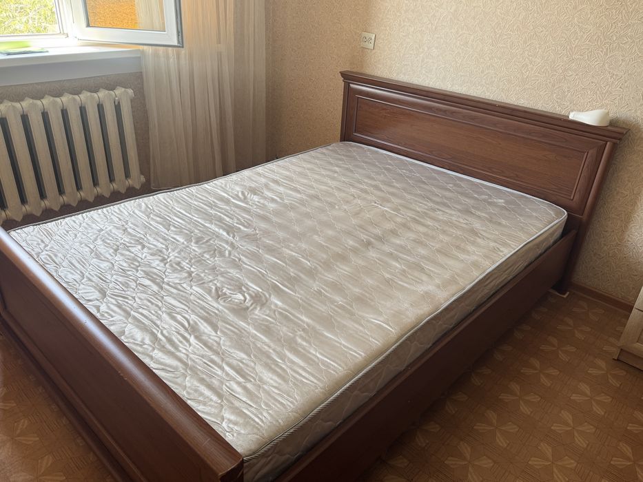 Продам кровать двуспальную 20 000