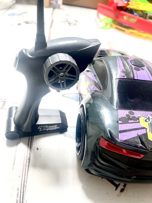 Голяма кола с дистанционно