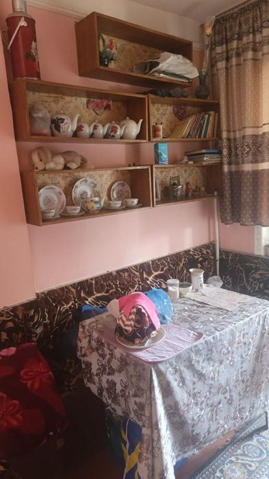 Продаётся 2х комнатная квартира срочно.