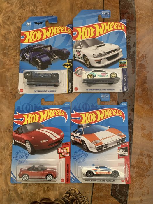 Масштабные модели автомобилей 1:64 hot wheels