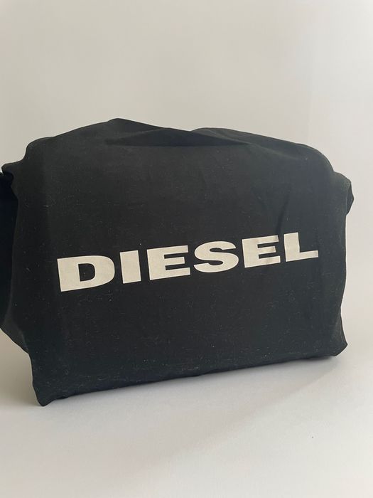 Нова дамска черна чанта DIESEL
