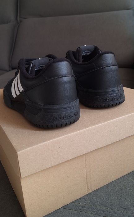 Adidas 36 2/3, Calvin Klein 40 нови сникърси