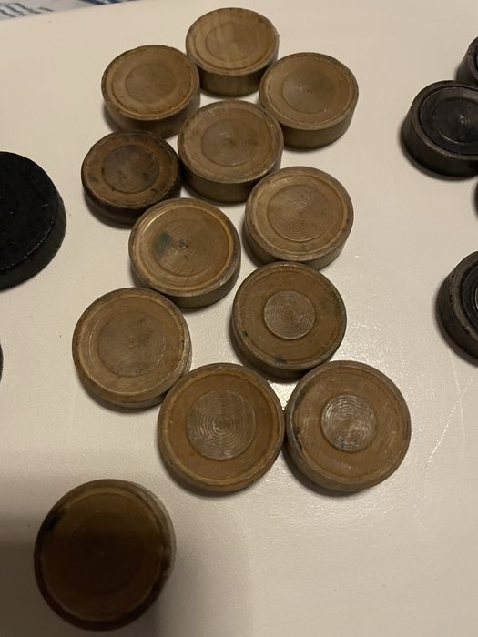 Puluri de lemn pentru table