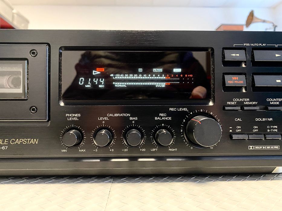 Висококачествен дек Akai