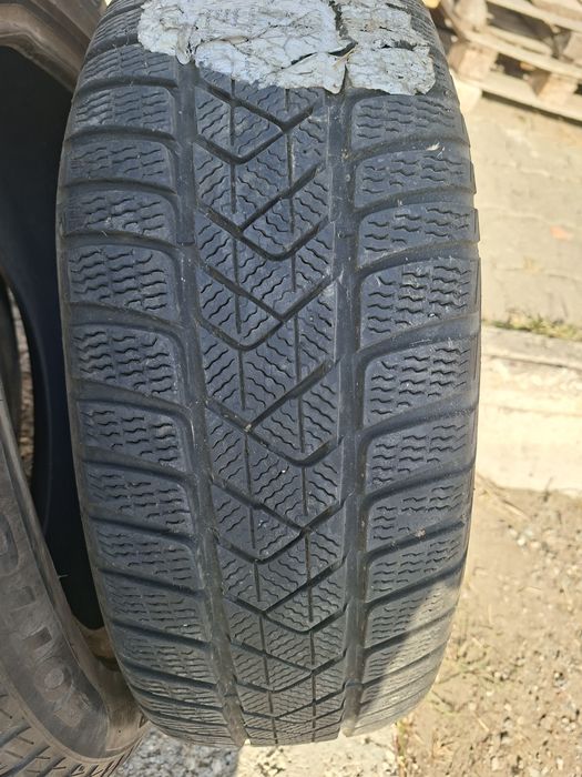 Продам шины 215/50/18 пирелли