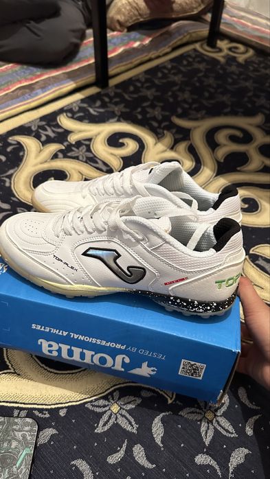 Joma сороконожки продаю