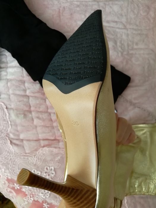 Продам сапоги новые