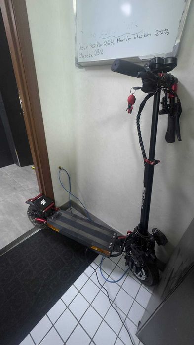 Продаётся двухмоторный электросамокат Skillmax YQ-005C