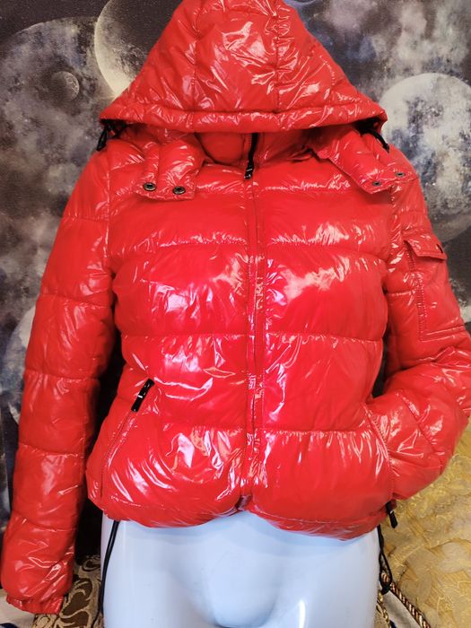 Продам демисезон куртк 2000