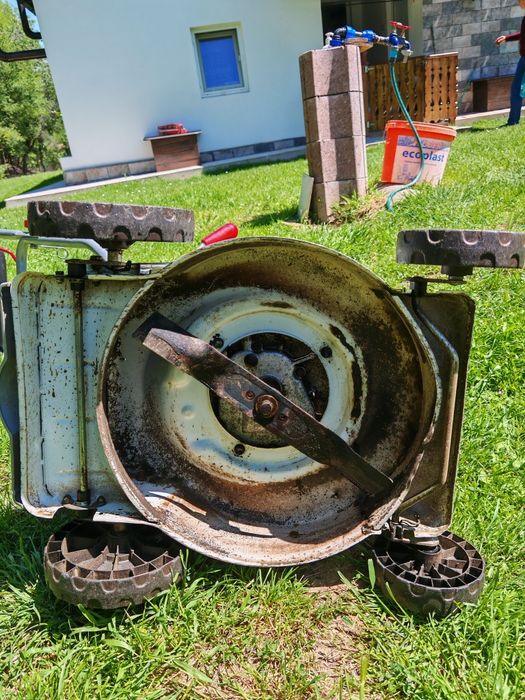 Mașina de tuns iarba/gazon Ikra 1040TL - impecabila