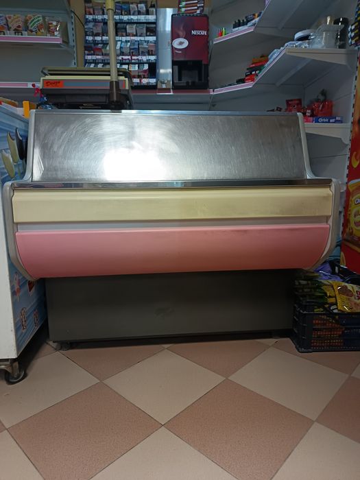 щандови маса за магазин