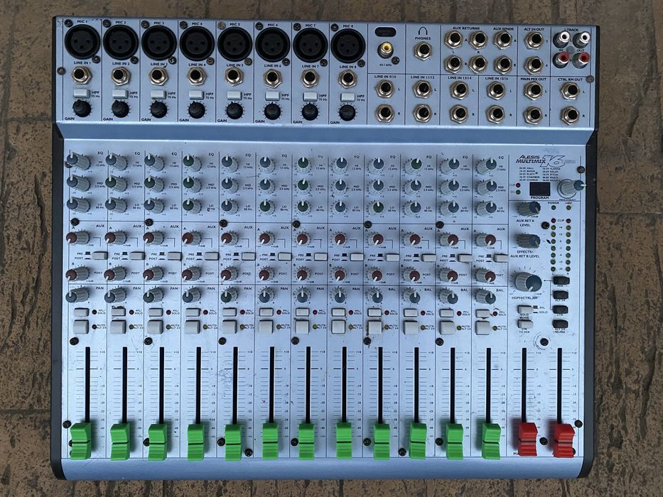 Alesis Multimix 16 USB ( voce / instrumente muzicale )