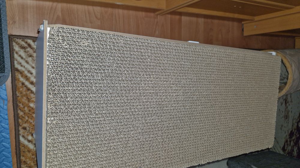 Дървена къщичка за котки