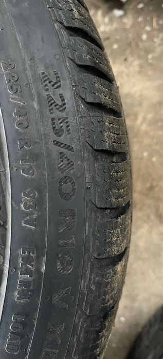 Vând 2 cauciucuri Continental