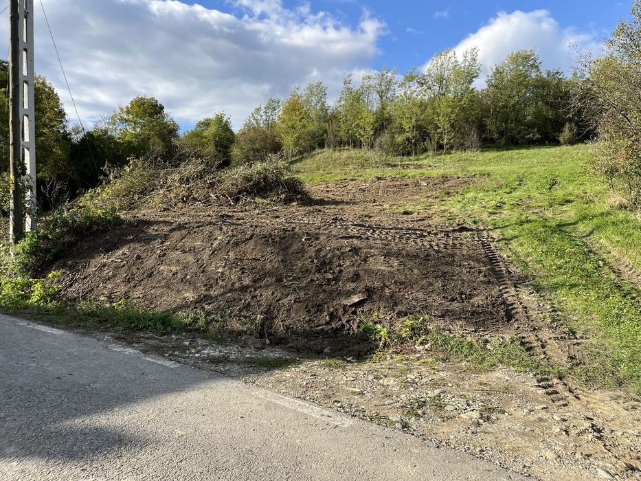 Vând teren intravilan în Nireș