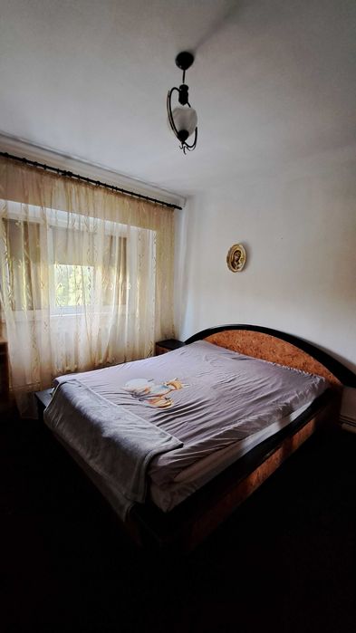 Inchireire apartament 3 camere decomandate in zona Eminescu pentru elevi