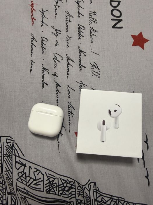casti apple airpods 4
