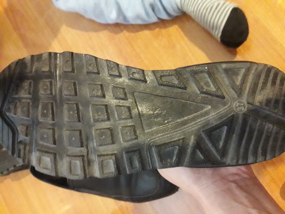 Продам кроссовка