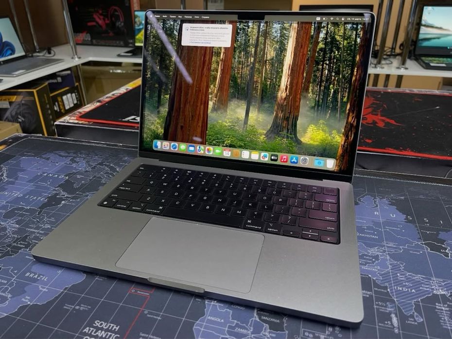 MacBook Pro 2023 M3 /512GB SSD/8GB/Retina