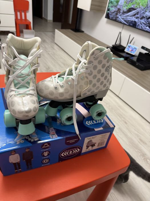 Role decatlon ca noi 32-34 si patine cu rotile Noi la cutie 29-34