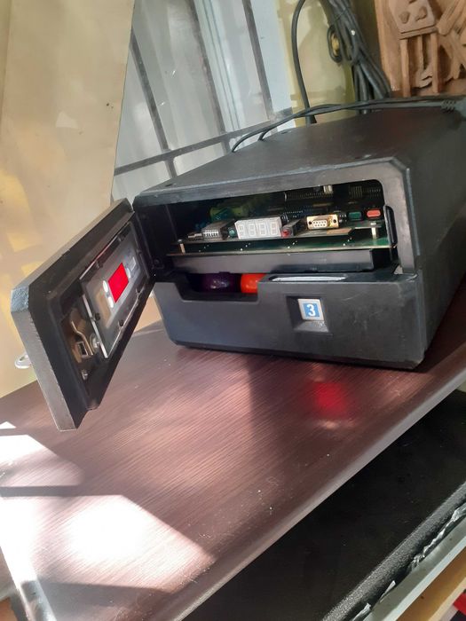 Комплект за билярд - каса с брояч и комплект стари топки