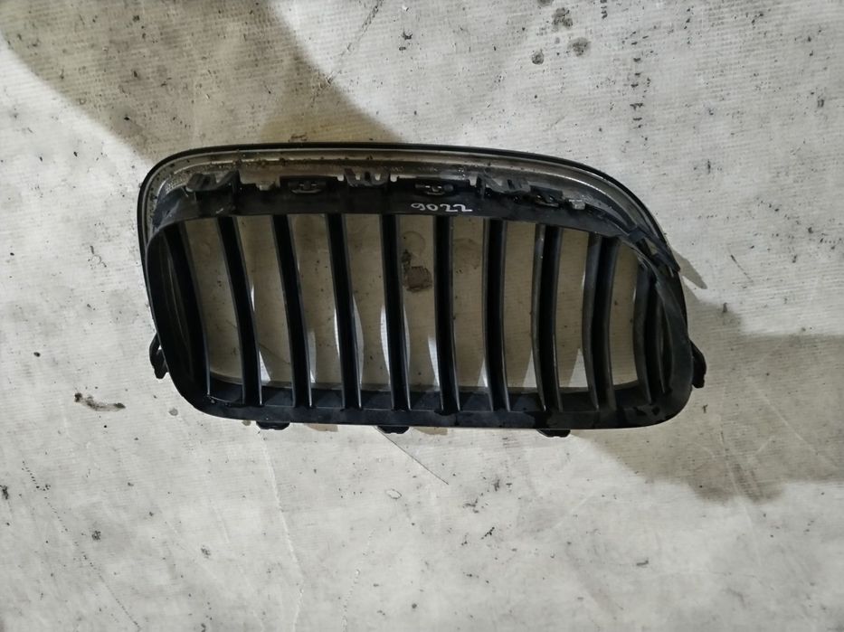 Grila radiator stanga, BMW Seria 5, F10, F11, 2010, 2011, 2012, 2013, 2014, 2015, 2016, cod origine OE 51137336477.