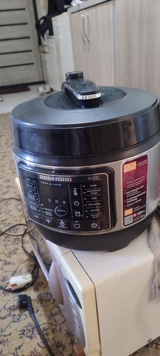 Мультиварка  почти новый