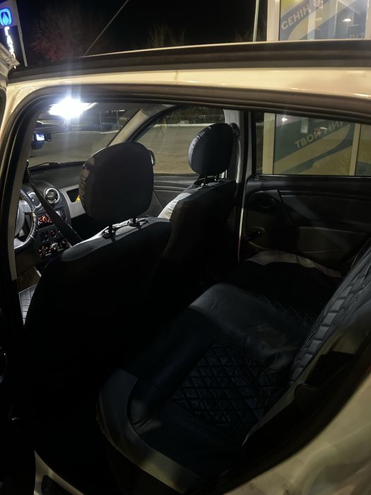 Продам Renault Sandero 2012года