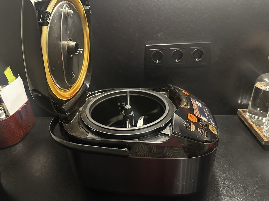 Продам мульиварку Tefal