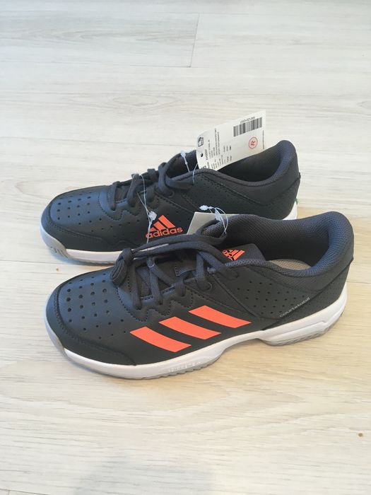 125 lei Adidas noi 35,5