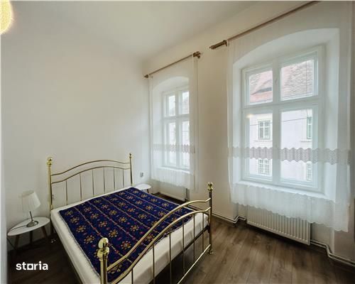 Vand apartament in zona Centrala, 3 camere 867 mp, etaj 1