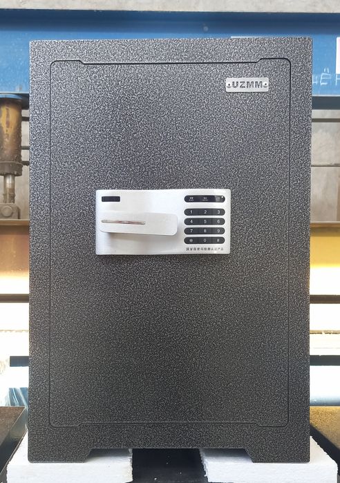 Сейф взломостойкый с электронно цифровым замком
