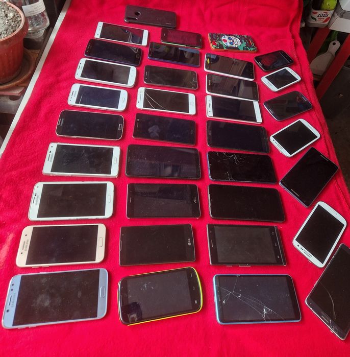Telefon cu touchscreen pentru piese sau colecție