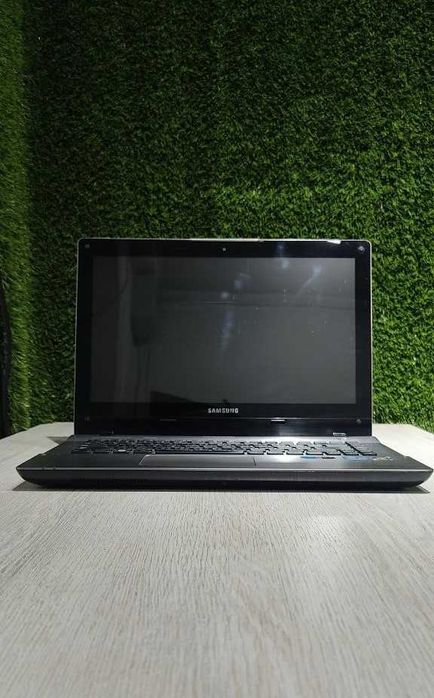 Ноутбук Samsung QX311 / i5-2450M /6ГБ /128ГБ/ HD Graphics
