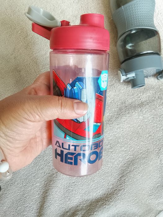 Продам бутылки под воду