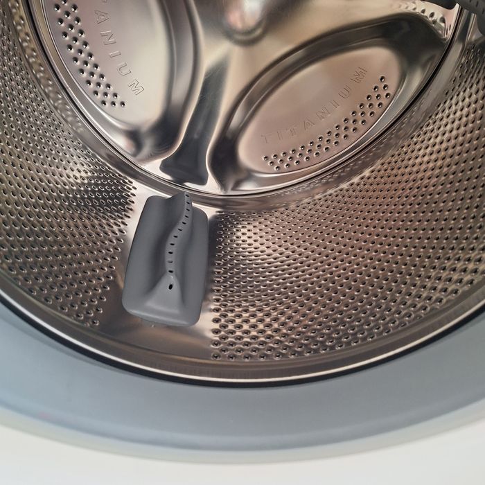 пералня със сушилня (малко употребявана  3годишна)