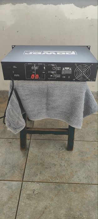 Vând amplificator de putere.