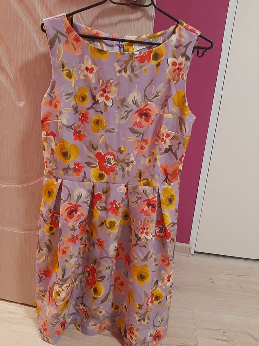 Дамски свежи  рокли