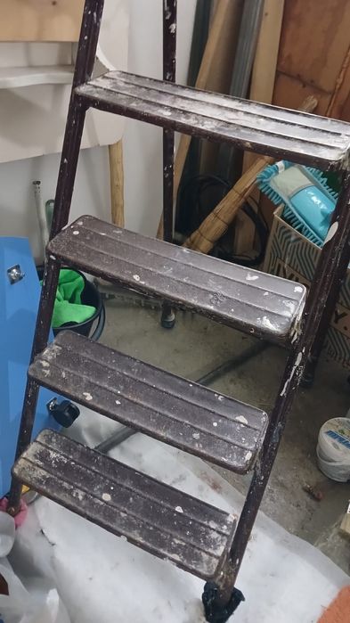 Продается Стремянка