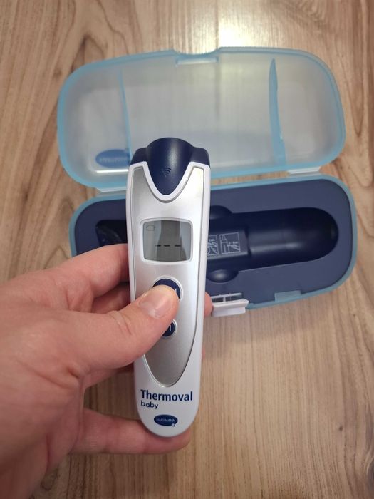 Безконтактен термометър за бебе