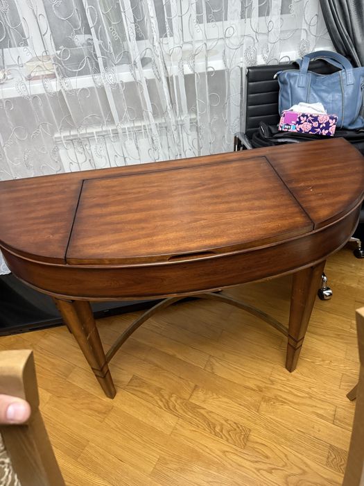 Продаю спальный гарнитур