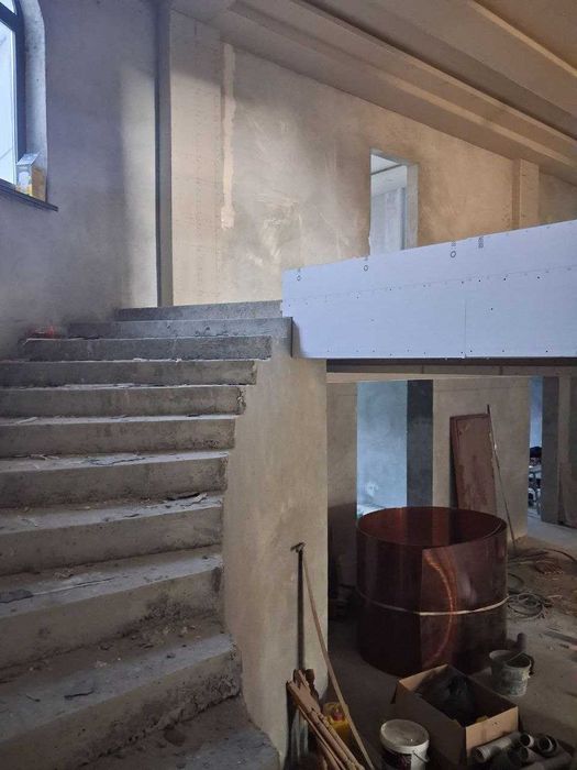 Дустлик худудида жойлашган 20 хонали ховли сотилади