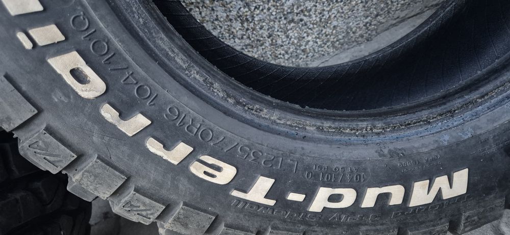 Гуми за джип 235/70/16